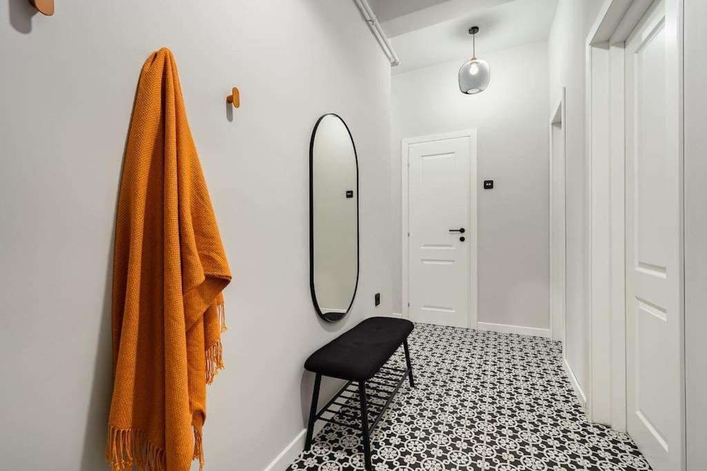 Old City Apartment - Self Check-In Bukarest Exterior foto